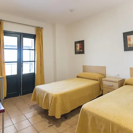Inturjoven Hostel *