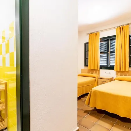 Inturjoven Hostel *